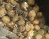A picture of step 4 of Guggillu or Chana Sundal.