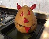 Une image de l'étape 16 de Diable de courge sucrine farcie morue,poivron,oignon au bouillon de curry.
