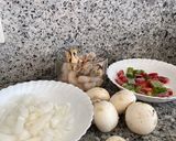Foto del paso 1 de la receta: Tallarines frutti di mare y setas