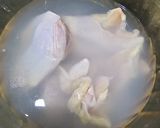 Gambar langkah 4 resipi Cream of Chicken Soup with Croutons.