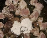 صورة لخطوة 1 من وصفة شوربة الدجاج بالكريمه والفطر 🥄