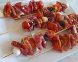 Foto del paso 2 de la receta: Brochetas de embutido