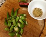 A picture of step 1 of Easy Italian-Style Roasted Okra.