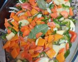 Foto del paso 1 de la receta Salchichas al horno con vino tinto y verduras