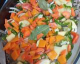 Foto del paso 1 de la receta: Salchichas al horno con vino tinto y verduras