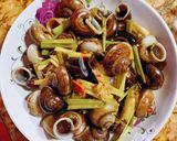 Hình bước làm 3 của món Ốc núi xào sả, sa tế 🐌