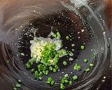 A picture of step 3 of Tomato and Egg Stir-Fry Recipe (西红柿炒鸡蛋）.