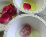 Foto del paso 1 de la receta: Pétalos de rosas comestibles