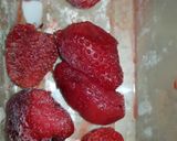 A picture of step 1 of Strawberry fruit chaat.