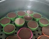 Foto langkah ke 5 dari resep *Kue Pisang Kukus*.