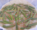 Foto del paso 2 de la receta: Quiche de salmón ahumado y espárragos verdes light