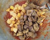 Foto langkah ke 2 dari resep Balado Kentang & Hati Ayam.
