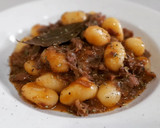 Foto del paso 7 de la receta: Gnocchi con ragú de carrilleras al Oporto