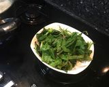 Foto del paso 2 de la receta: Sopa de pollo con espinacas