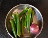 A picture of step 2 of Bhindi Rice Fry.