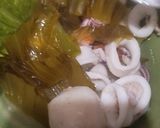 Foto langkah ke 6 dari resep Sop Seafood Batam.