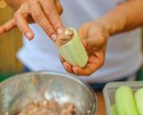 รูปขั้นตอนการทำที่ 10 ของ แกงจืดแตงกวายัดไส้หมูสับ