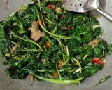 Foto langkah ke 2 dari resep Tumis bayam ala busui.