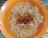 Foto langkah ke 1 dari resep Seblak Cobek Campur Mie Goreng.