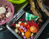 Foto langkah ke 1 dari resep Gulai pedas Ikan asap kepala mayung.