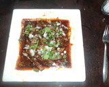 Foto del paso 4 de la receta: Birria de res adobada  con chile frito y jugo de naranja agria las Correa en cazuela de barro
