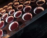 صورة لخطوة 6 من وصفة كب كيك شوكولاته 🍫