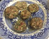 Foto del paso 5 de la receta: Portobellos rellenos de jamón crudo, verdeo, roque y crema