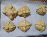 Foto del paso 10 de la receta: Pan de muerto (comercial)