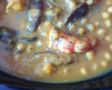 Foto del paso 8 de la receta: Garbanzos guisados en cúrcuma con shiitake y gambones