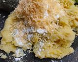 Foto langkah ke 2 dari resep Potato Cheese Ring.