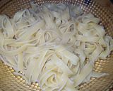 Foto del paso 11 de la receta: Fettuccine con cremoso de cabra con gulas y gambones