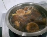 A picture of step 3 of Tamarind and figs chutney.
