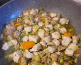 Foto del paso 2 de la receta: Fideuá con verduras y lomo de cerdo