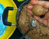 A picture of step 2 of Singhare ke ate ke ladoo.