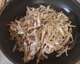 Foto del paso 5 de la receta: Charales en salsa de guajillo