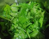 A picture of step 1 of Hariyali Pav bhaji.
