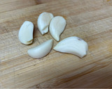 Foto del paso 1 de la receta: Gulas al ajillo