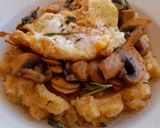 Foto del paso 7 de la receta: Patatas revolconas, champiñones salteados y huevo frito