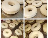 A picture of step 3 of Chewy Doughnuts.