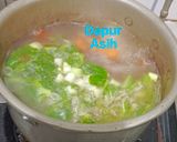 Foto langkah ke 5 dari resep Sup tulang ayam.