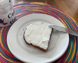 Foto del paso 1 de la receta: Pan con queso crema y ají