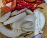 Foto langkah ke 2 dari resep Tumis Brokoli Wortel dan Sosis.