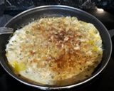 Foto del paso 3 de la receta Tortilla de borrachets con polvo de flores. Pon flores en tu boca