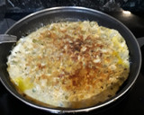 Foto del paso 3 de la receta: Tortilla de borrachets con polvo de flores. Pon flores en tu boca