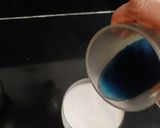 A picture of step 3 of Butterfly pea flower coffee latte.
