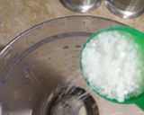 A picture of step 2 of Yellow melon juice.