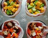 Foto del paso 3 de la receta: Canastillas de tocino con huevo y vegetales🥓🍳🥦🍄