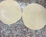 A picture of step 4 of Aloo walay Parathay.