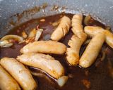 Foto langkah ke 2 dari resep Black Pepper Sausage & Potato Wedges.