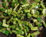 Foto del paso 2 de la receta: Arroz con marisco y espárragos